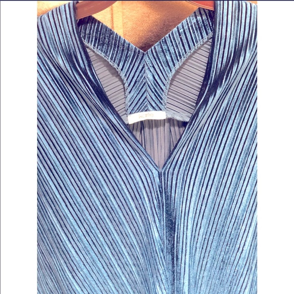 Karlie Clothes+ Sz Small+ Metallic V neck tunic+ Blue+ like new- worn once - Picture 5 of 5